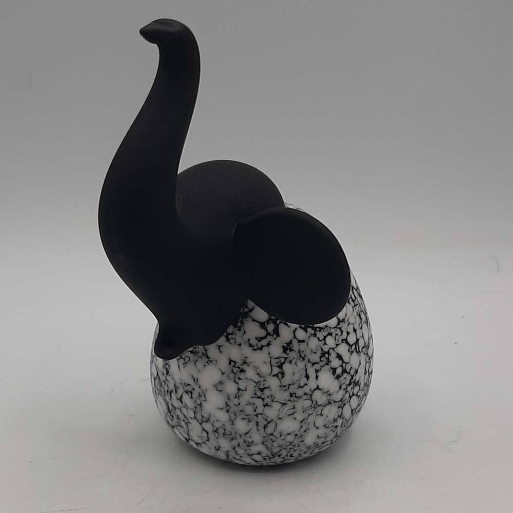 Archimede Seguso 1950s Murano Art Glass Elephant Trunk Up Nero Bianco Figurine